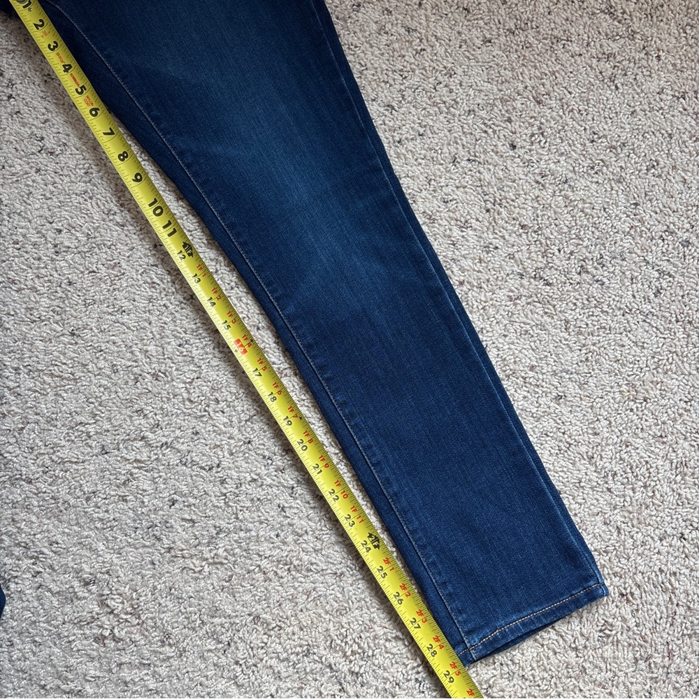 Levi Strauss Co. women’s Dark wash 311 shaping skinny jeans, size 29 - Picture 9 of 11